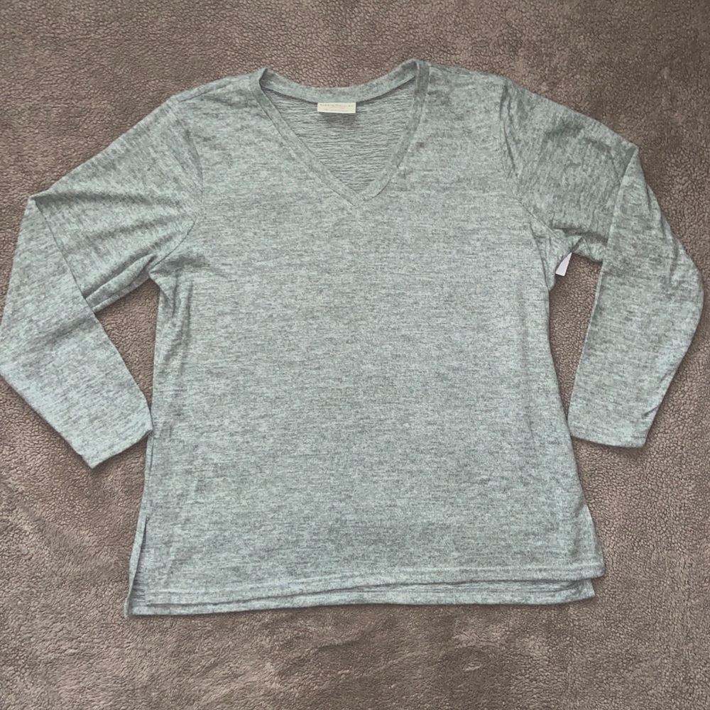 V neck sweater